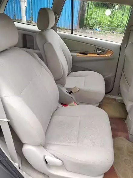 Toyota Innova(2009-2012) 2.5 G 7 Str Bs-iii